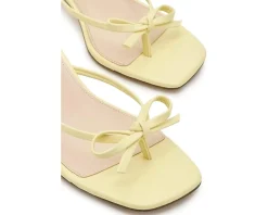 Madden Girl Charlotte Women's