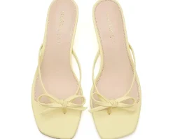 Madden Girl Charlotte Women's
