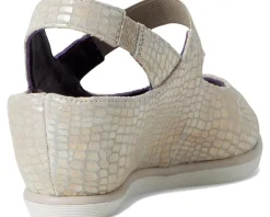Vaneli Rayce Women's